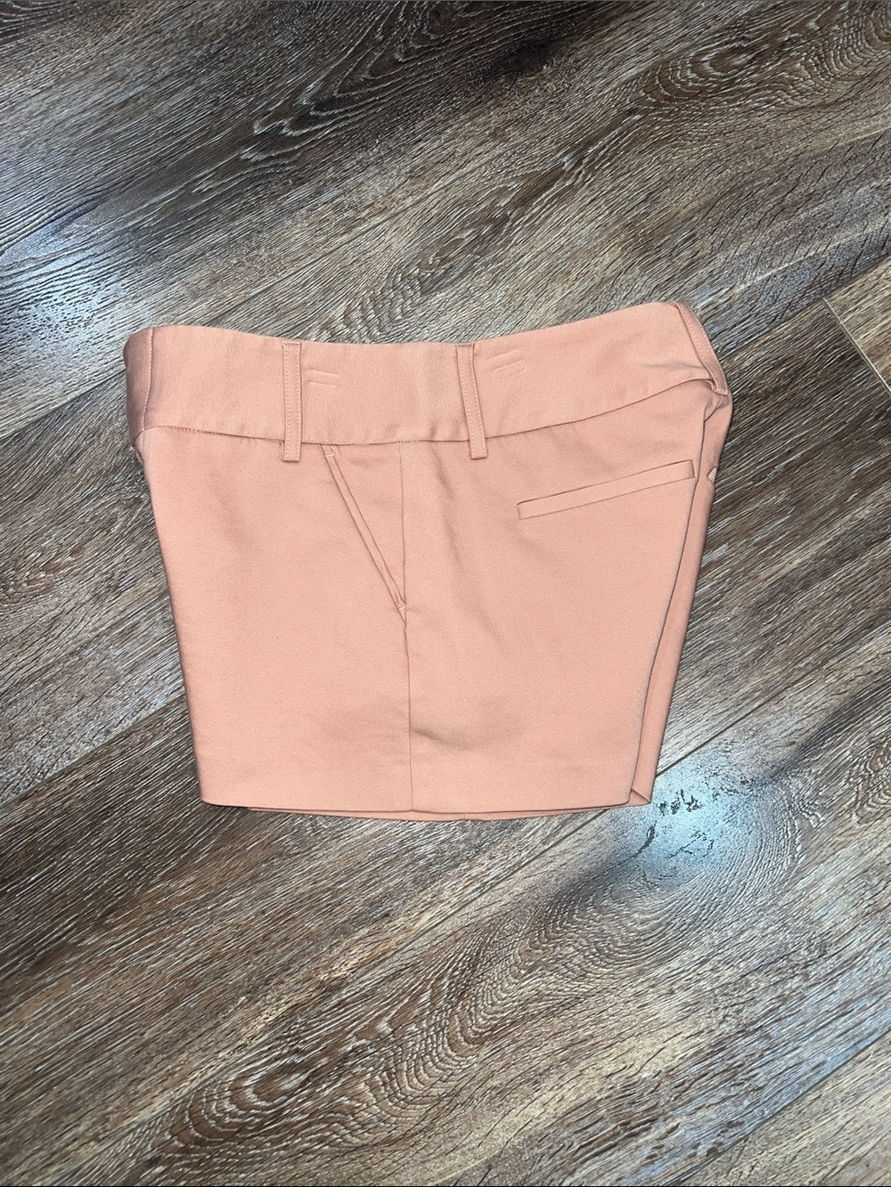 Alice + Olivia Cady Shorts In Rose Tan Classic - Picture 5 of 9